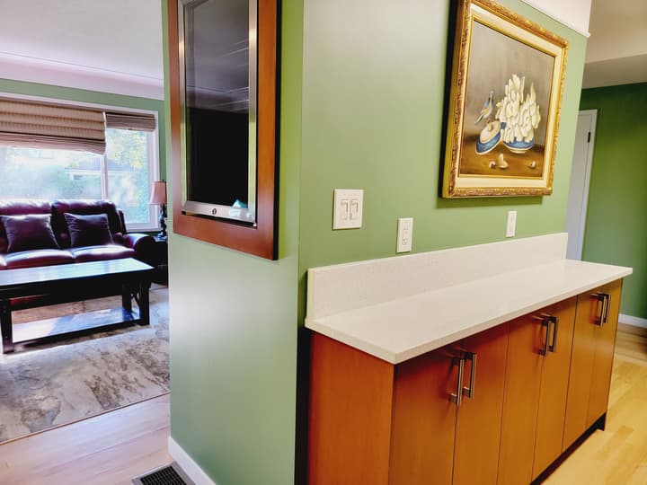 James Bay Inn Hotel & Suites