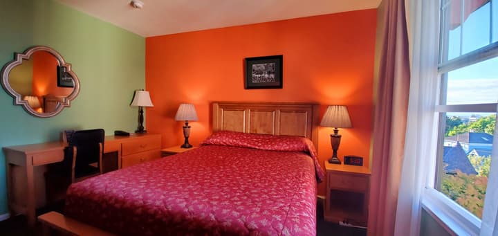 James Bay Inn Hotel & Suites