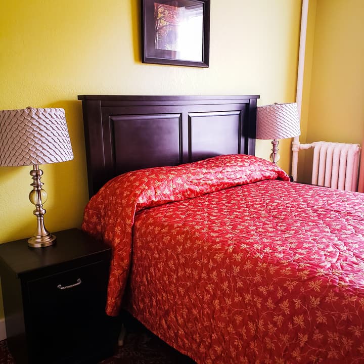 James Bay Inn Hotel & Suites