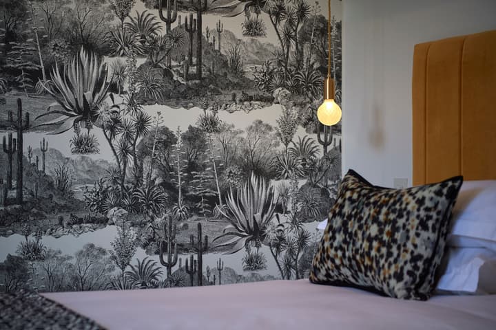The Lodge Hotel - Putney