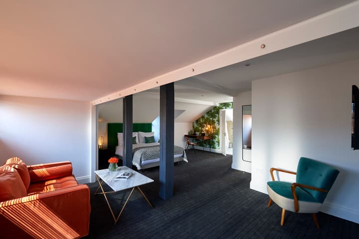 The Lodge Hotel - Putney