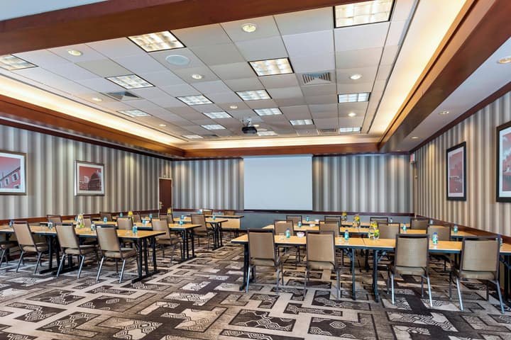 Courtyard by Marriott Woburn/Boston North