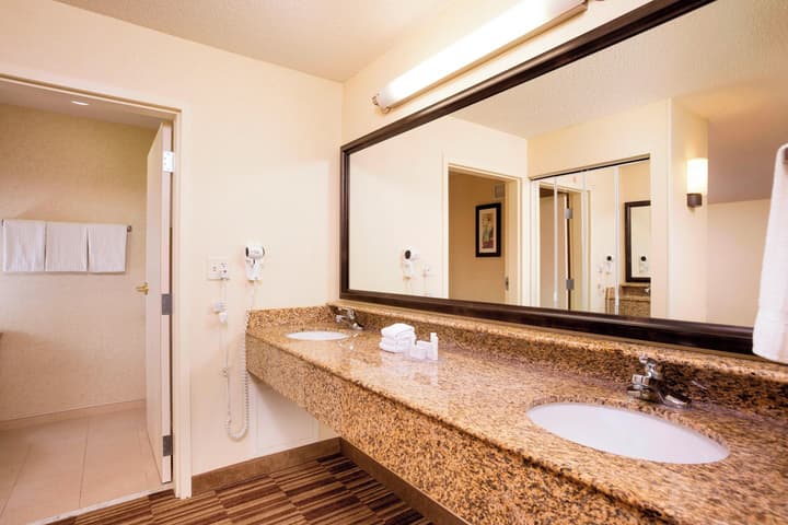 Courtyard by Marriott Woburn/Boston North