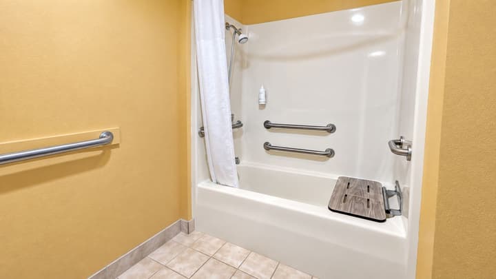 Days Inn by Wyndham Battlefield Rd/Hwy 65
