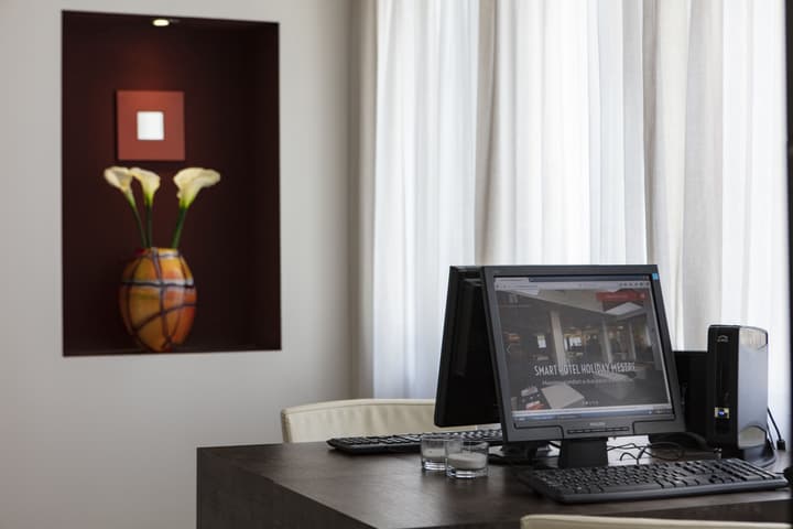 Smart Hotel Holiday