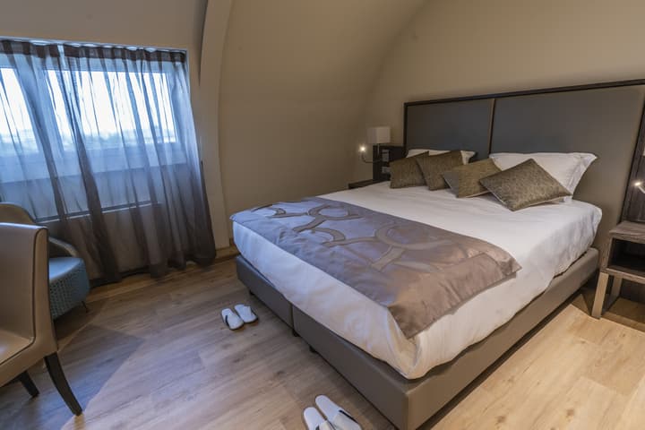 Smart Hotel Holiday