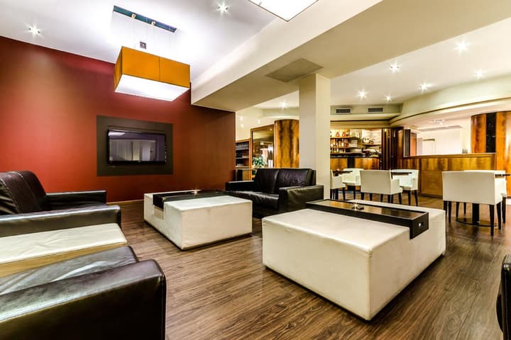 Smart Hotel Holiday