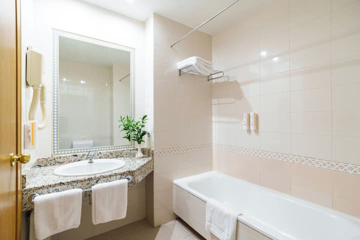 Hotel  Rey Arturo Burgos