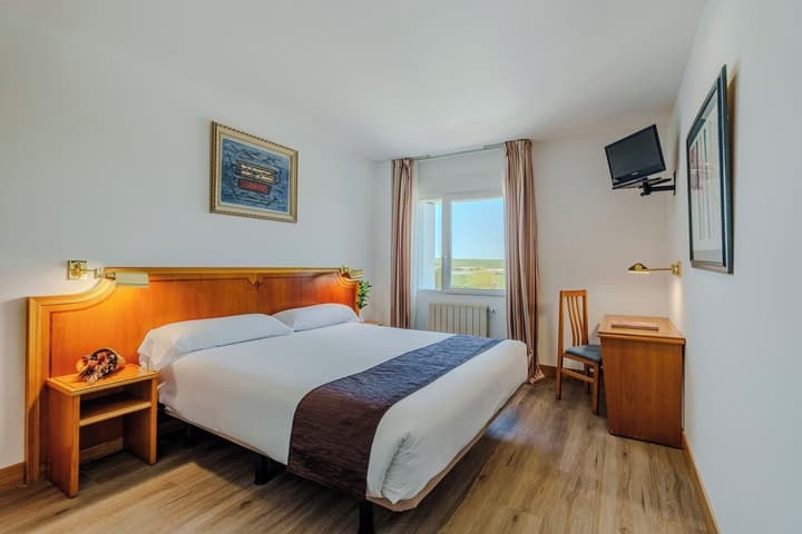 Hotel  Rey Arturo Burgos