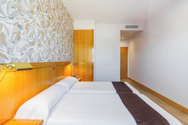Hotel  Rey Arturo Burgos