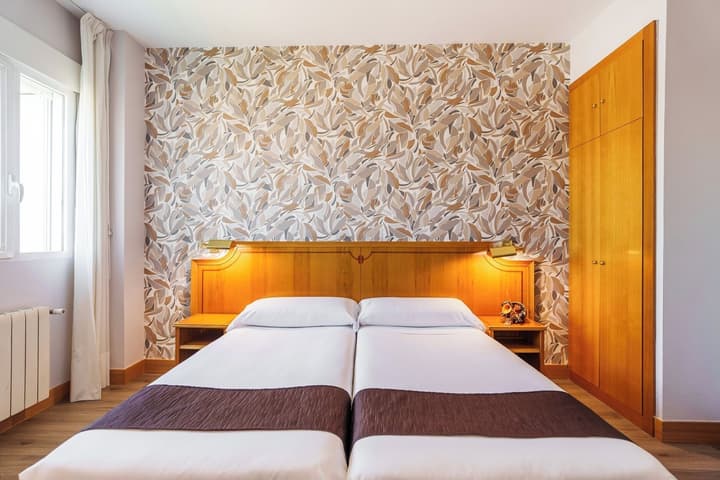Hotel  Rey Arturo Burgos