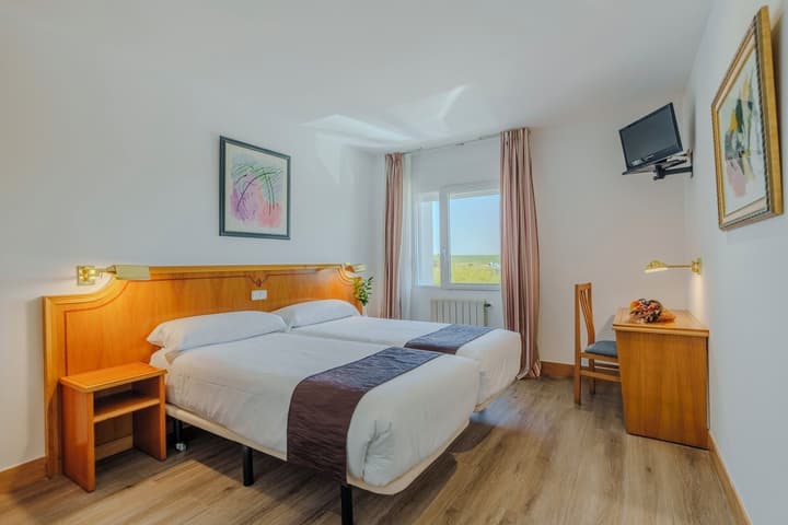 Hotel  Rey Arturo Burgos
