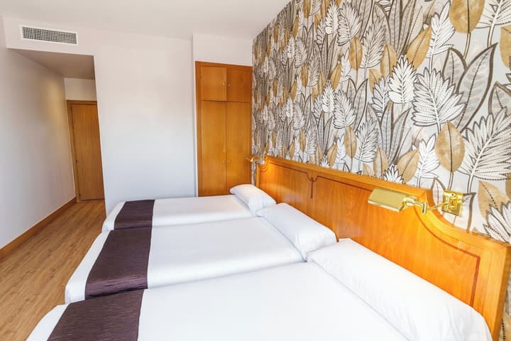 Hotel  Rey Arturo Burgos