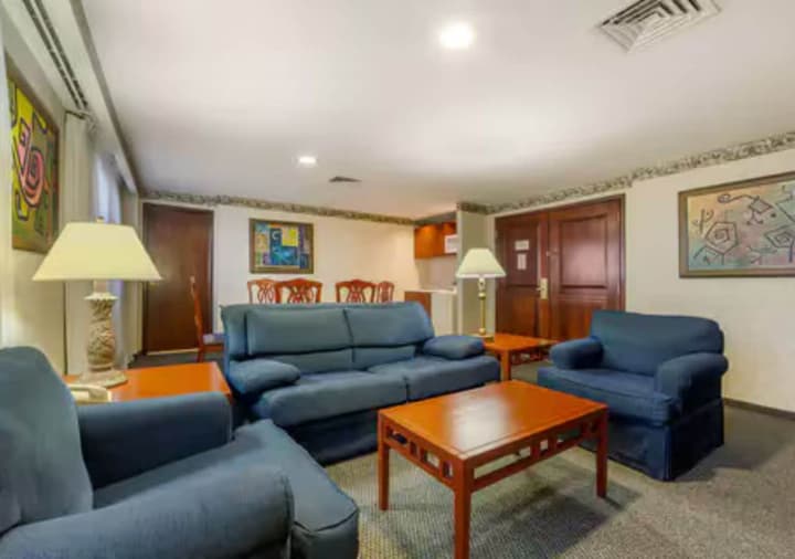 Quality Inn Monterrey La Fe