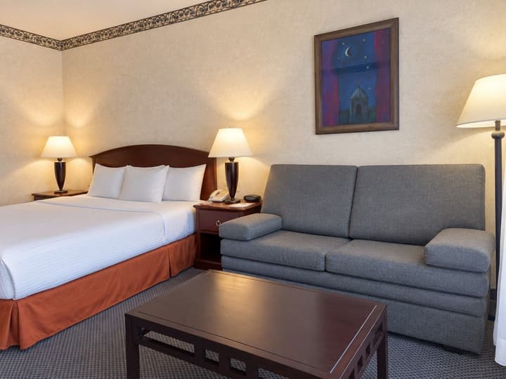Quality Inn Monterrey La Fe