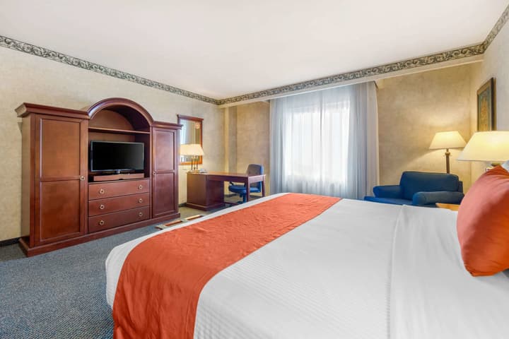 Quality Inn Monterrey La Fe