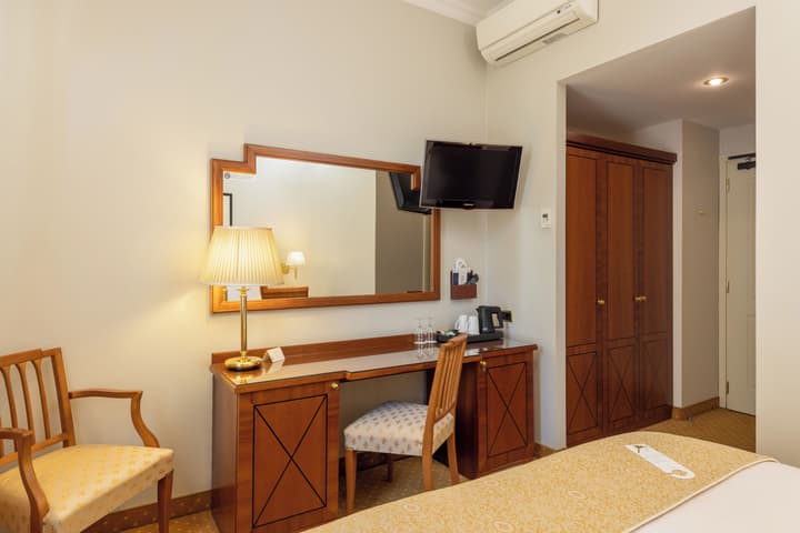 My City Hotel