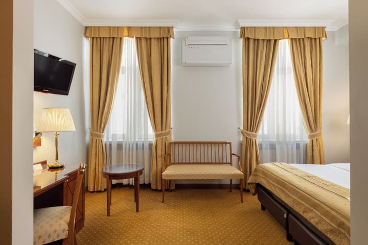 My City Hotel