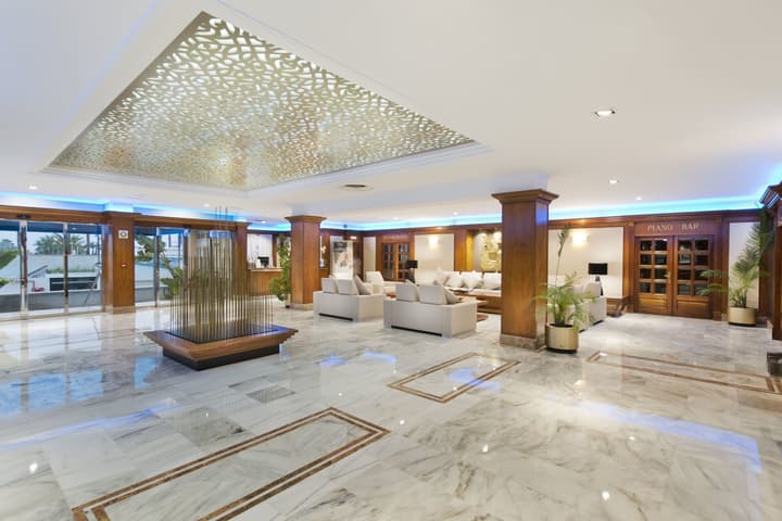 Elba Motril Beach & Business Resort