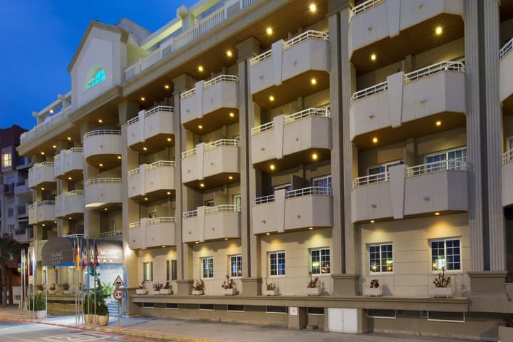 Elba Motril Beach & Business Resort
