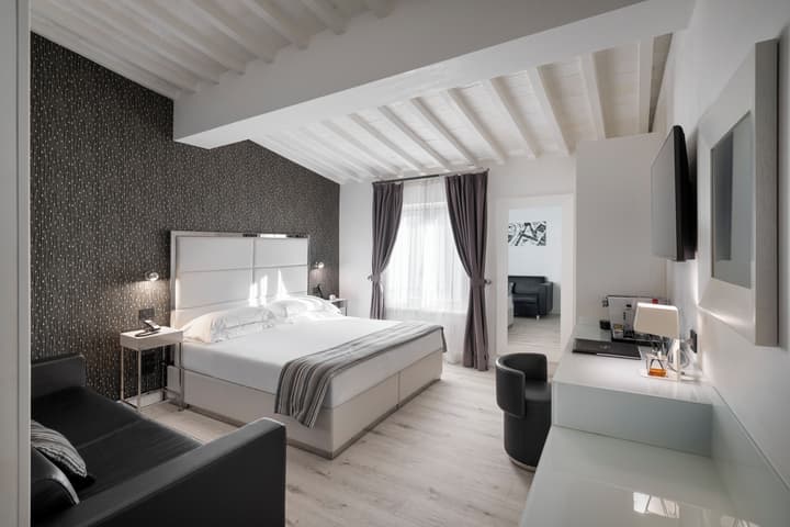 LHP Hotel River & SPA