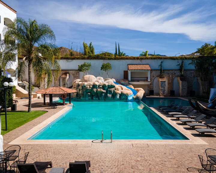 Gran Plaza Hotel & Convention Center