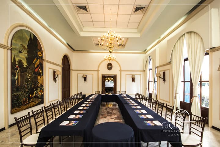 Gran Plaza Hotel & Convention Center