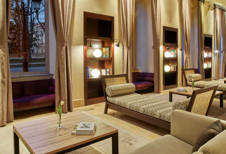 NH Collection Palacio de Burgos