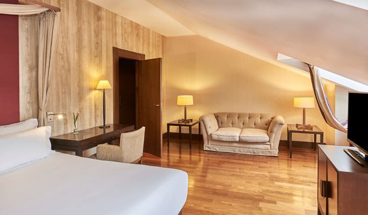 NH Collection Palacio de Burgos