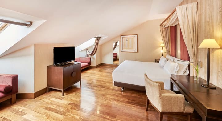 NH Collection Palacio de Burgos