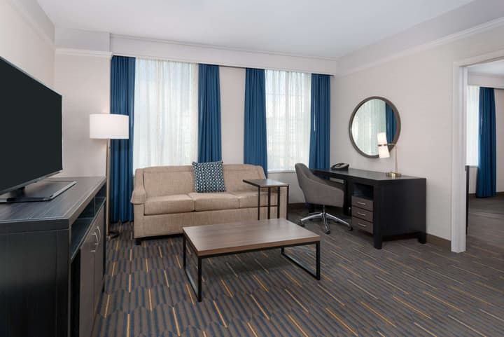 Hampton Inn & Suites Buffalo Downtown