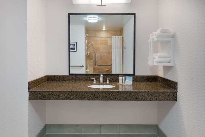 Hampton Inn & Suites Buffalo Downtown
