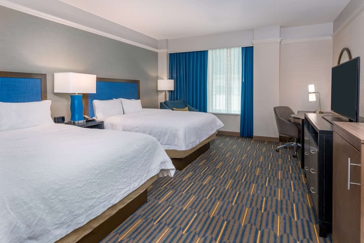 Hampton Inn & Suites Buffalo Downtown