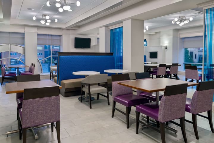 Hampton Inn & Suites Buffalo Downtown