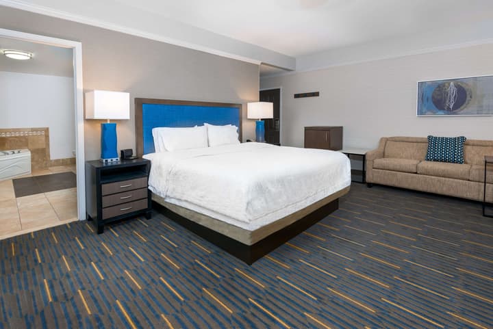 Hampton Inn & Suites Buffalo Downtown