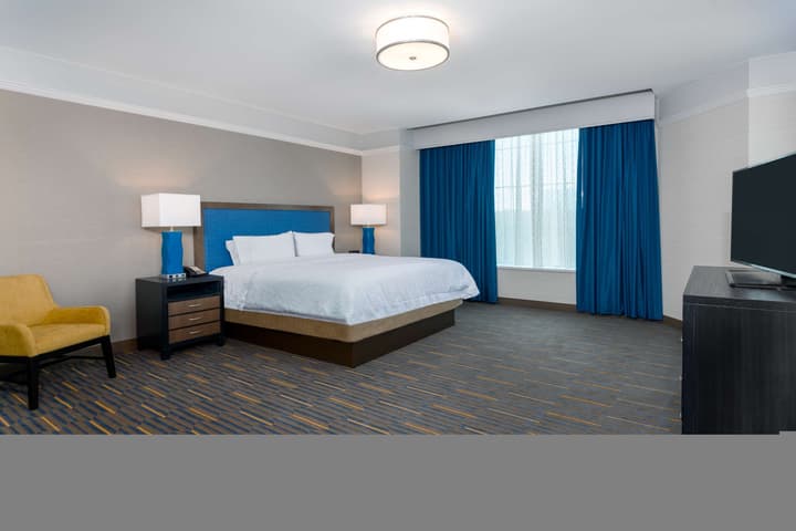 Hampton Inn & Suites Buffalo Downtown