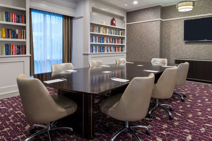 Hampton Inn & Suites Buffalo Downtown
