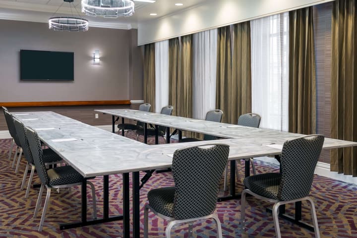 Hampton Inn & Suites Buffalo Downtown