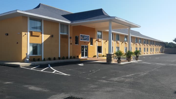 Quality Inn & Suites Heritage Park