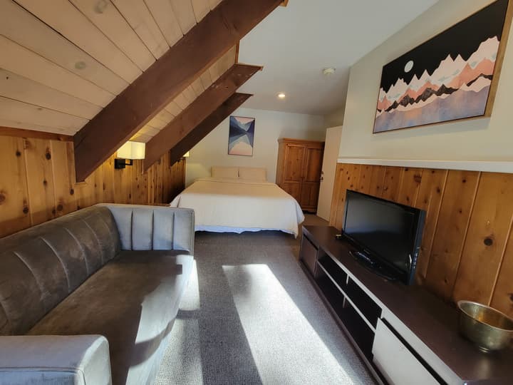 Cinnamon Bear Inn