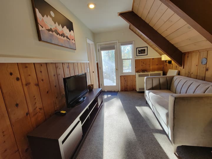 Cinnamon Bear Inn