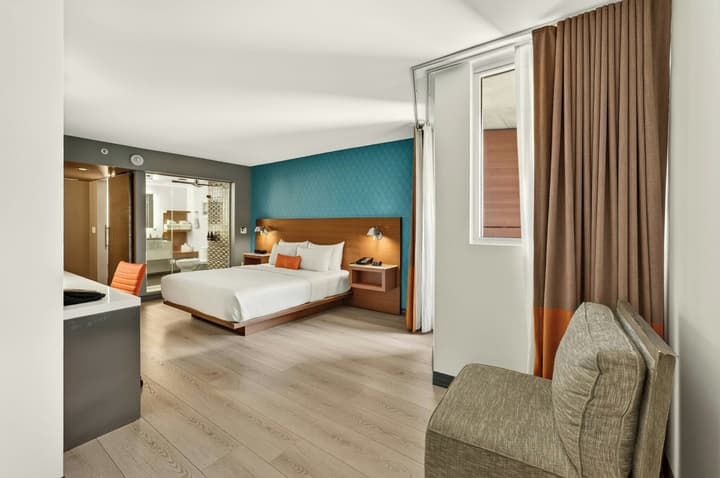 Shore Hotel
