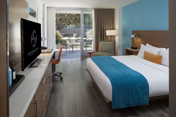 Shore Hotel
