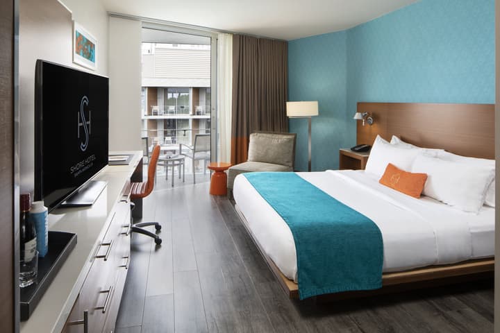 Shore Hotel