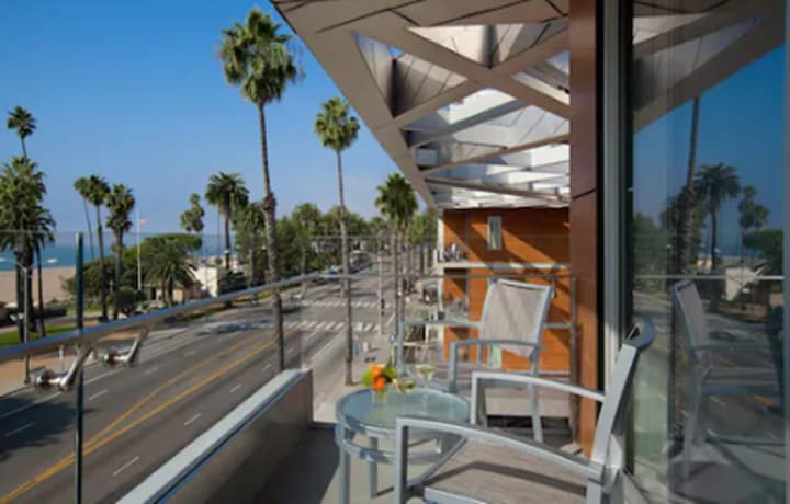 Shore Hotel