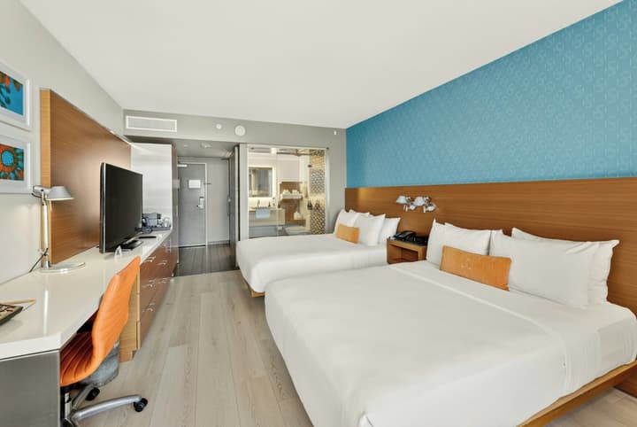 Shore Hotel