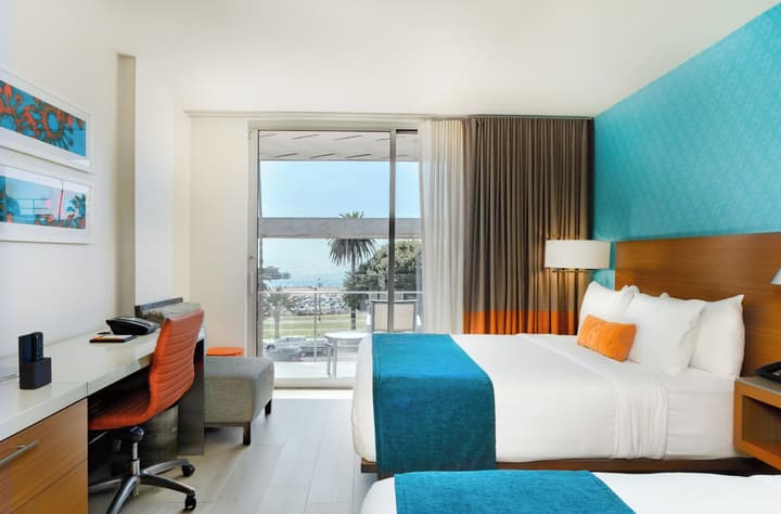 Shore Hotel