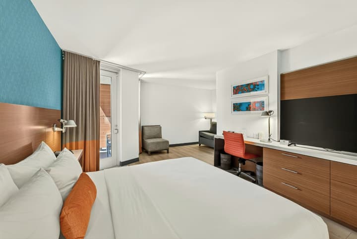 Shore Hotel