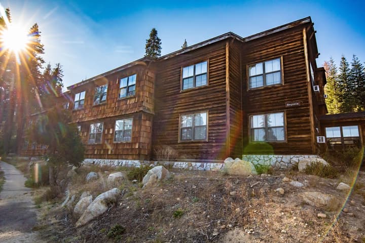 Wuksachi Lodge