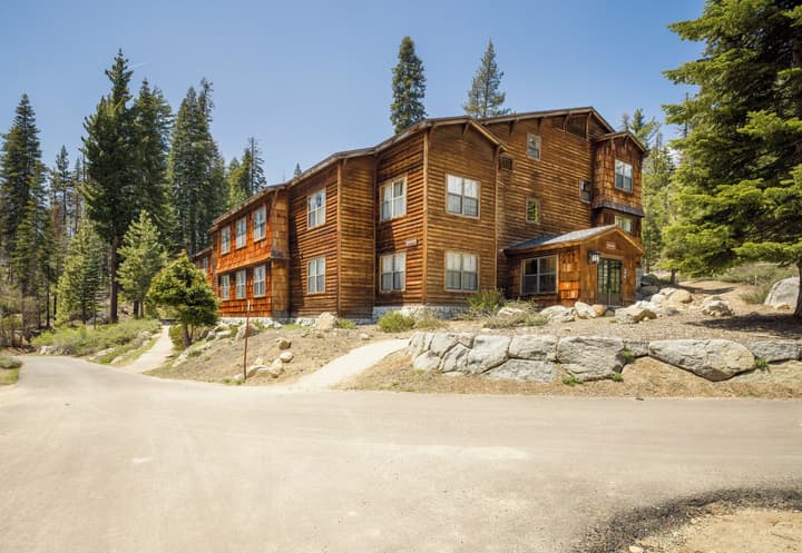 Wuksachi Lodge